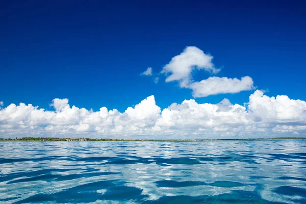 Blauwe lagune op de Malediven — Stockfoto