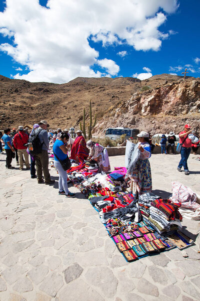 Tourists watching condors in the Colca 
