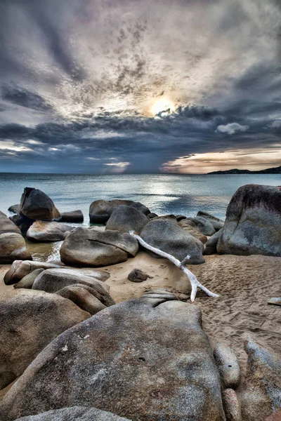 Hermosa puesta de sol sobre el mar —  Fotos de Stock