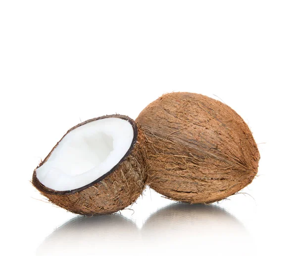 반으로 잘라 코코넛 — 스톡 사진