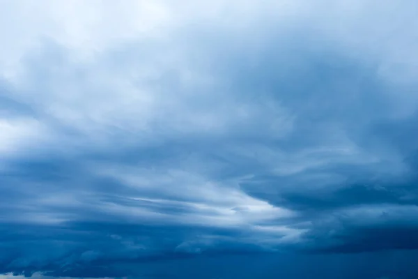 Blauer Himmel Hintergrund — Stockfoto