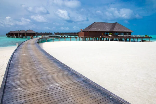 Spiaggia tropicale alle Maldive — Foto Stock