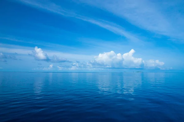 Tropiska havet ytbehandlar — Stockfoto