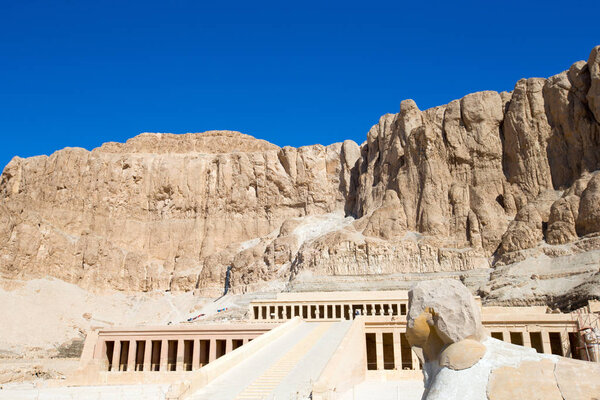 Храм Хатшепсут близ Луксора
