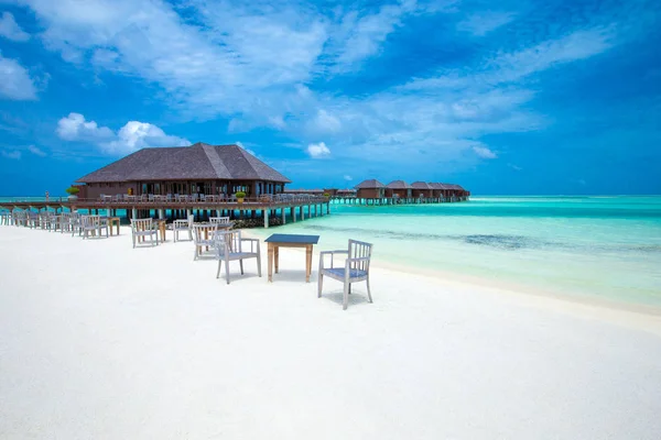 Tropisch strand op de Malediven — Stockfoto