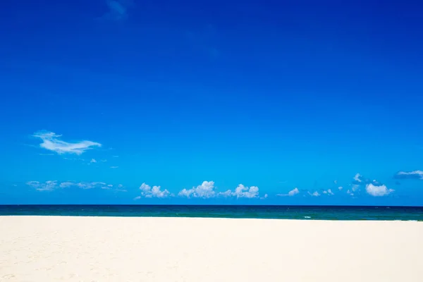 Praia tropical no Sri Lanka — Fotografia de Stock