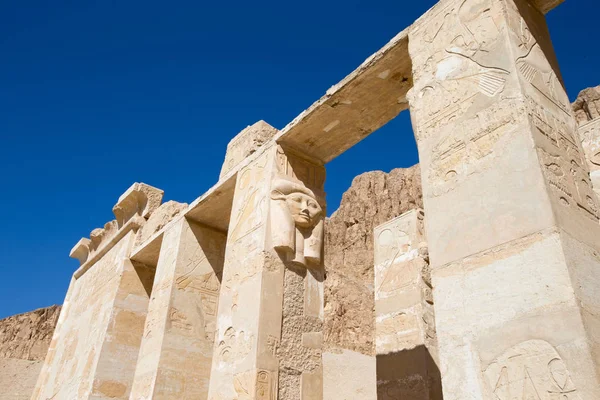 Templo de Hatshepsut perto de Luxor — Fotografia de Stock