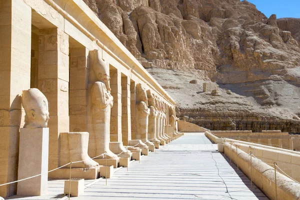 Tempel av Hatshepsut nära Luxor — Stockfoto