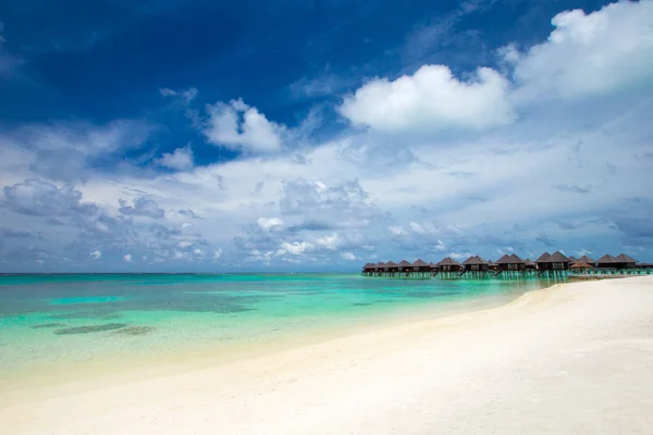 Maldív-szigetek sziget, tengerpart — Stock Fotó