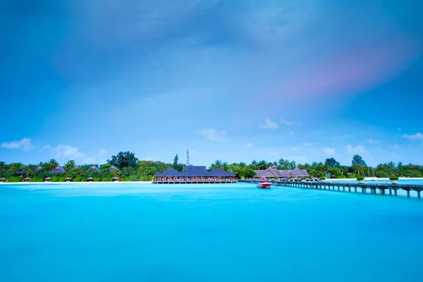 Maldivas isla con playa — Foto de Stock