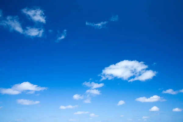 Blue sky with clouds — Stock Photo, Image