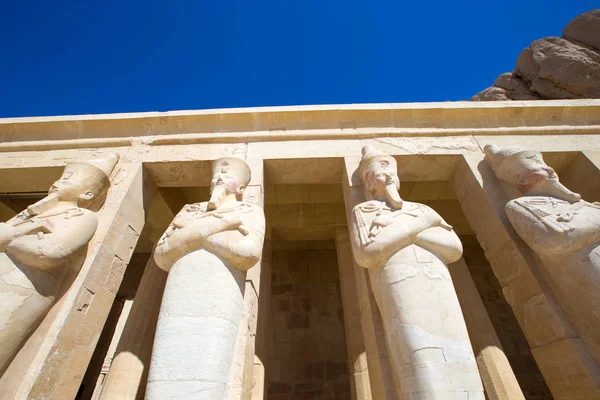 Tempel der Hatschepsut bei Luxor — Stockfoto