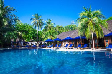 Otelde yüzme havuzu