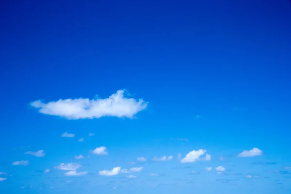 Blue sky with white clouds — Stock Photo, Image