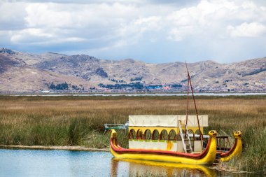 Titicaca gölü Totora teknede