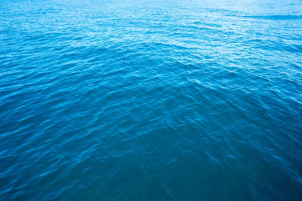 Surface bleue de la mer — Photo