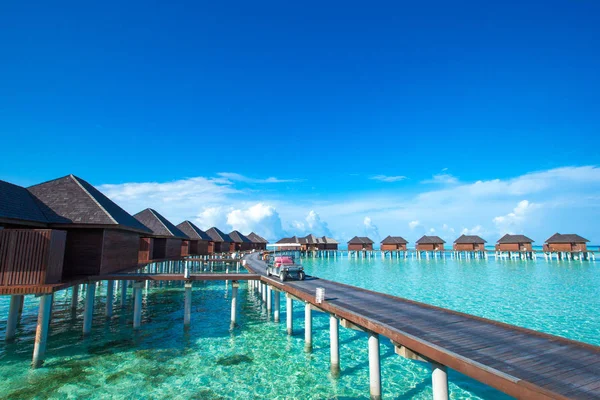 Isola tropicale delle Maldive — Foto Stock