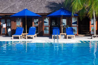 Havuz Manzaralı Bahçe