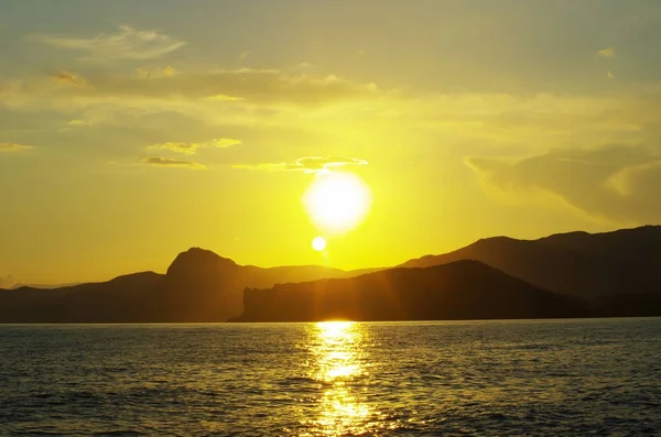 海の上の夕日 — ストック写真