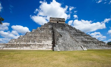 Kukulkan Tapınağı, Chichen Itza 'da piramit, Yucatan, Meksika