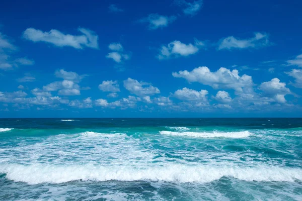 Hermosa Playa Tranquilo Mar Tropical — Foto de Stock