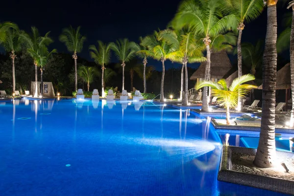 Poolen Lyx Västindien Tropiska Resort Natten — Stockfoto