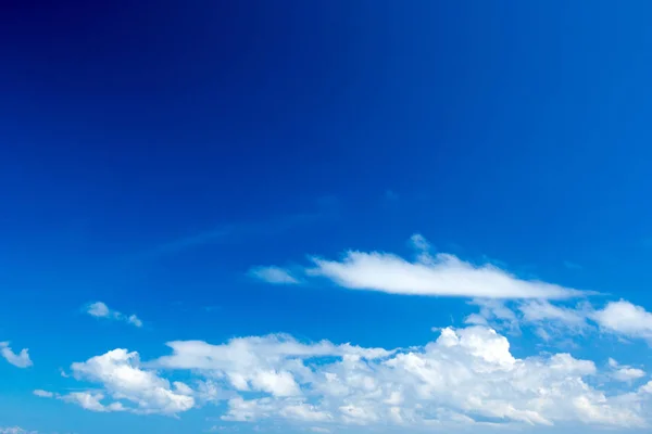 Kék Égbolt Nézd Fehér Felhők — Stock Fotó