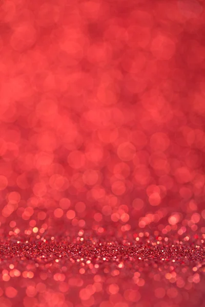 クリスマス背景の赤い休日ボケ味 抽象的な多重光 — ストック写真