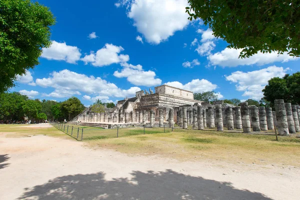 Vista Del Templo Los Guerreros Las Ruinas Chichén Itzá México —  Fotos de Stock