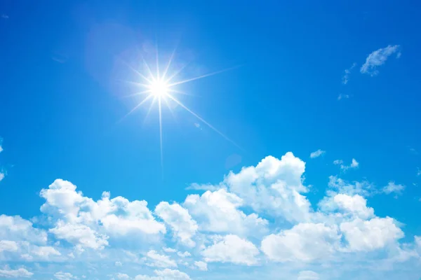Cielo Soleggiato Sfondo Whith Nuvole — Foto Stock