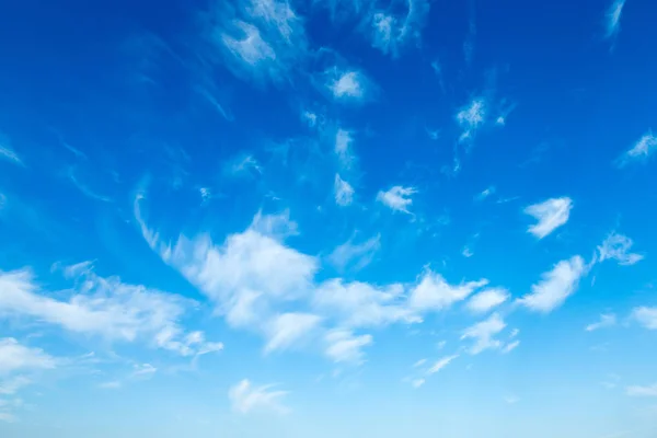 Bel Cielo Blu Con Nuvole Bianche Sfondo — Foto Stock