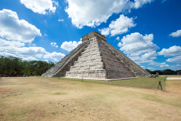 Kukulkan Πυραμίδα Στην Τοποθεσία Chichen Itza Μεξικό — Φωτογραφία Αρχείου