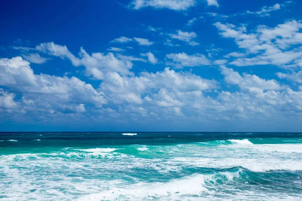 Playa Tropical Con Mar Limpio Cielo Azul Maldivas — Foto de Stock