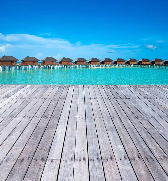 Spiaggia Tropicale Con Mare Pulito Cielo Blu Alle Maldive — Foto Stock