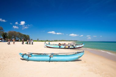  Yerel balıkçılar bir balıkçılık çekin