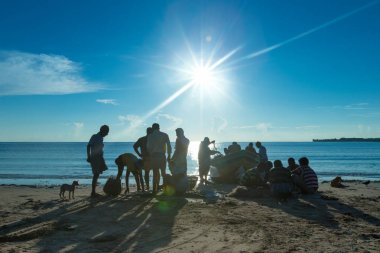 Balıkçılar Balık ağı çekmek