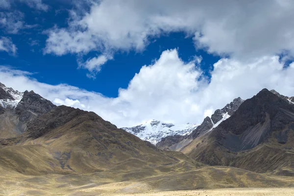 Landskap i fjell. Peru . – stockfoto