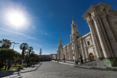 Arequipa Peru 9 Kasım: Ana Meydanı, Arequipa 9 Kasım 2015 kiliseyle Arequipa Peru ile. Arequipa'nın Plaza de Armas biridir en güzel Peru.