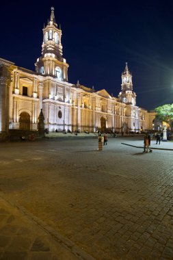 Arequipa Peru 9 Kasım: Ana Meydanı, Arequipa 9 Kasım 2015 kiliseyle Arequipa Peru ile. Arequipa'nın Plaza de Armas biridir en güzel Peru.