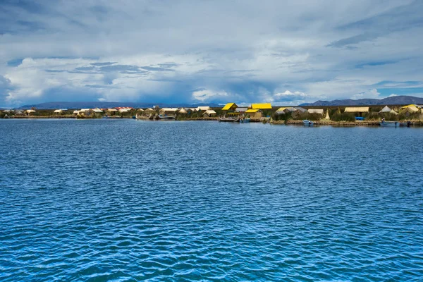Totora Barca Sul Lago Titicaca Vicino Puno Perù — Foto Stock