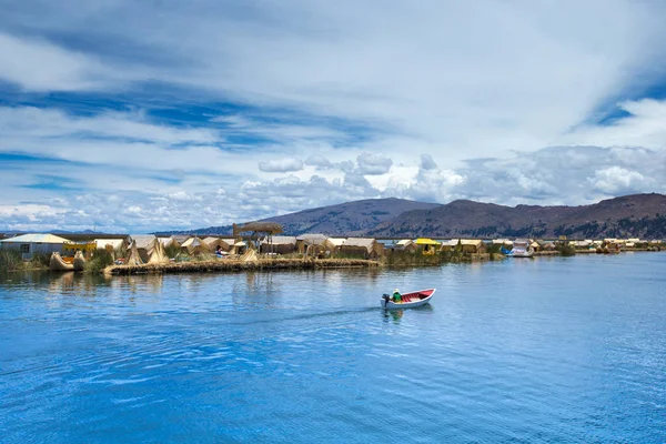 Тотора Човен Озері Тітікака Поблизу Пуно Перу — стокове фото