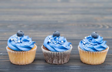 Lezzetli kek gri ahşap tablo