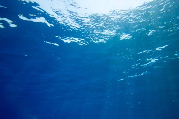 Vista subaquática da superfície do mar — Fotografia de Stock