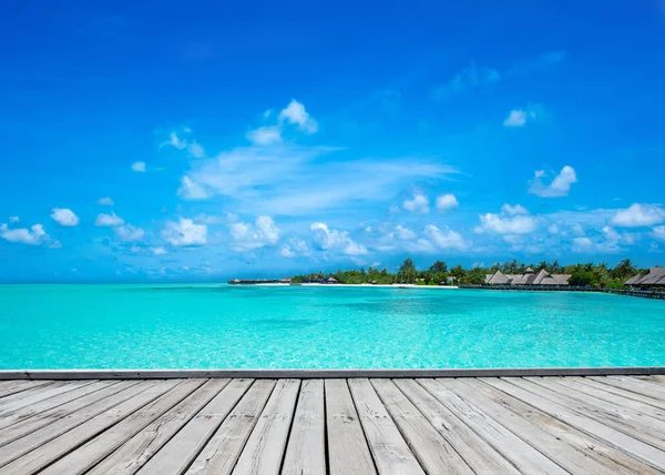 美丽的热带马尔代夫岛，有海滩、大海和蓝色 — 图库照片