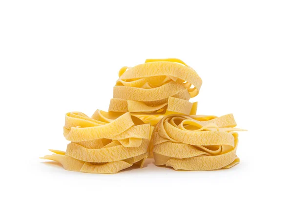 Nido Pasta Nido Crudo Tagliatelle Isolate Fondo Bianco — Foto Stock