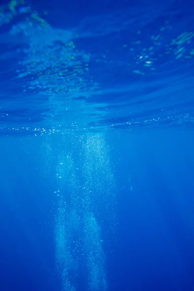 Underwater utsikt över havsytan — Stockfoto