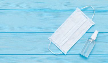  Yüz maskeleri. COVID-19. Salgın geçmişi. Eczanede yüz maskesi sıkıntısı var. Korunmak için tıbbi maskeler. Tehlikeli bir virüs.. 