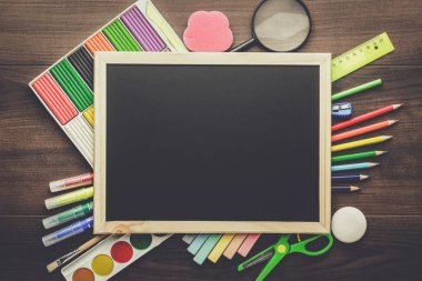 Okul malzemeleri ve karatahta
