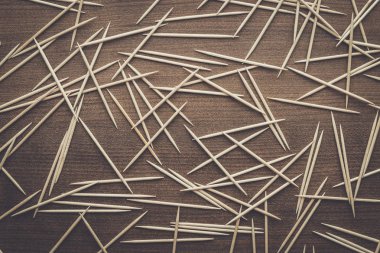 Tablo arka plan üzerinde ahşap kürdan