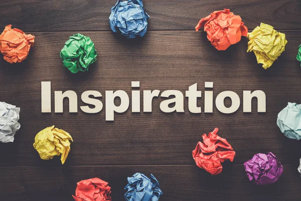 Kelime ilham ve buruşuk renkli kağıt — Stok fotoğraf